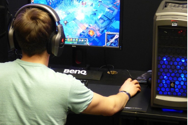 Ordinateur pour jouer à des jeux vidéos